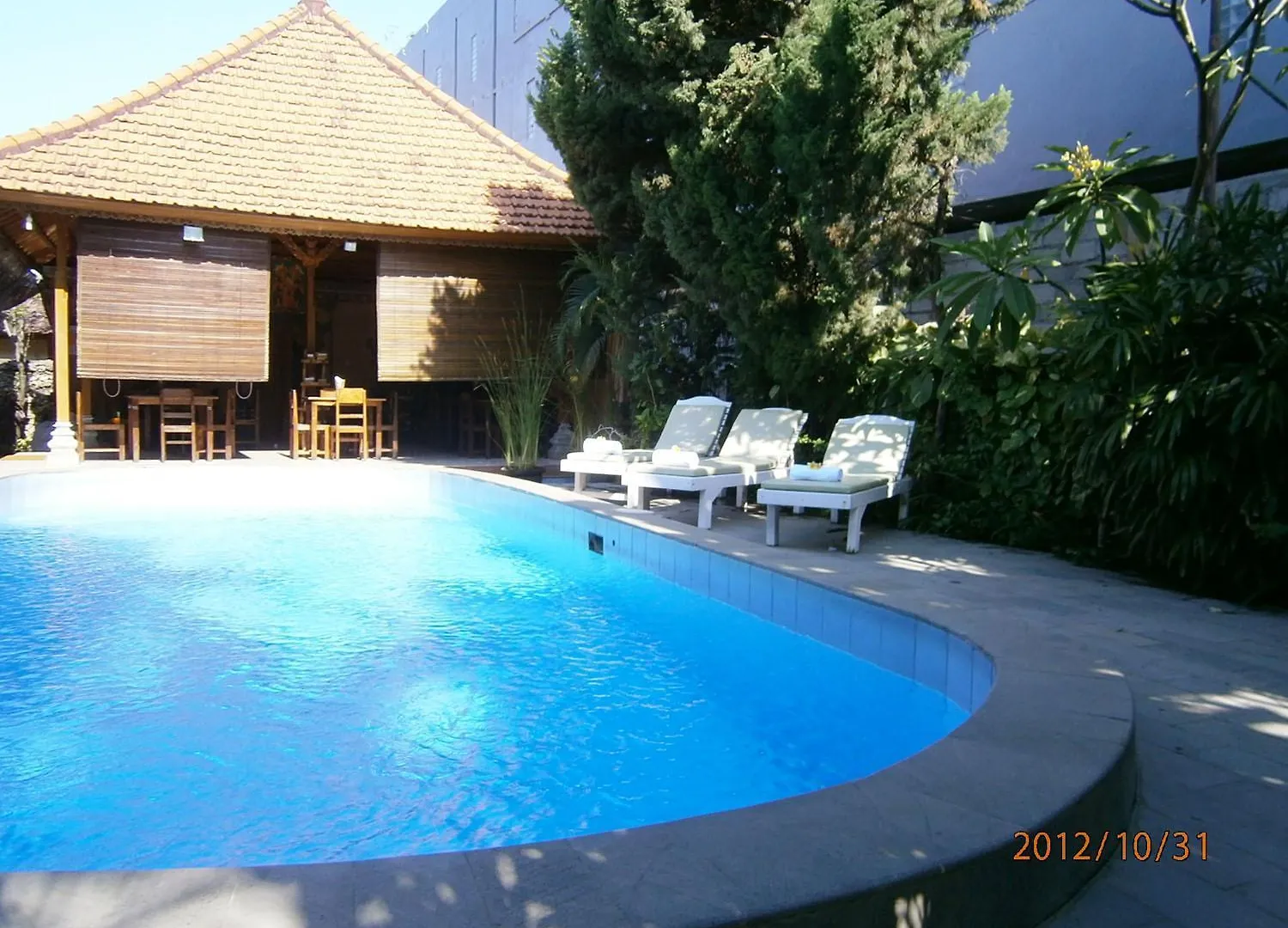 Adus Beach Inn Legian  Guest house