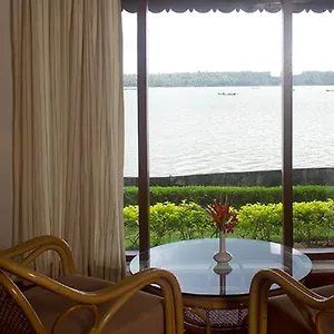 https://aquasserenne.kerala-hotels.net